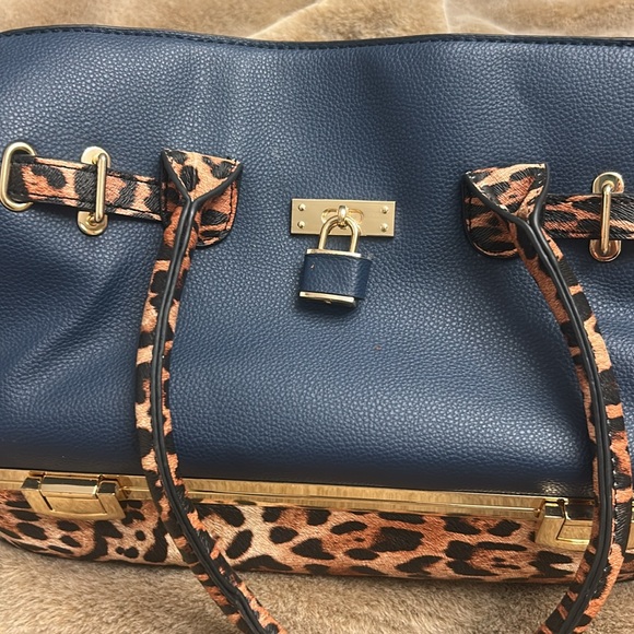 Purse 💥 - Picture 2 of 11